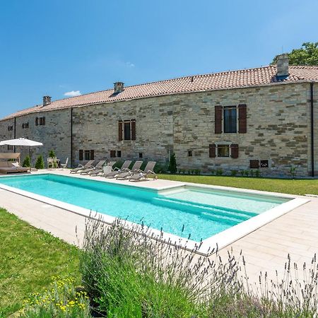 Villas Martincici With Large Pool Grožnjan Eksteriør bilde