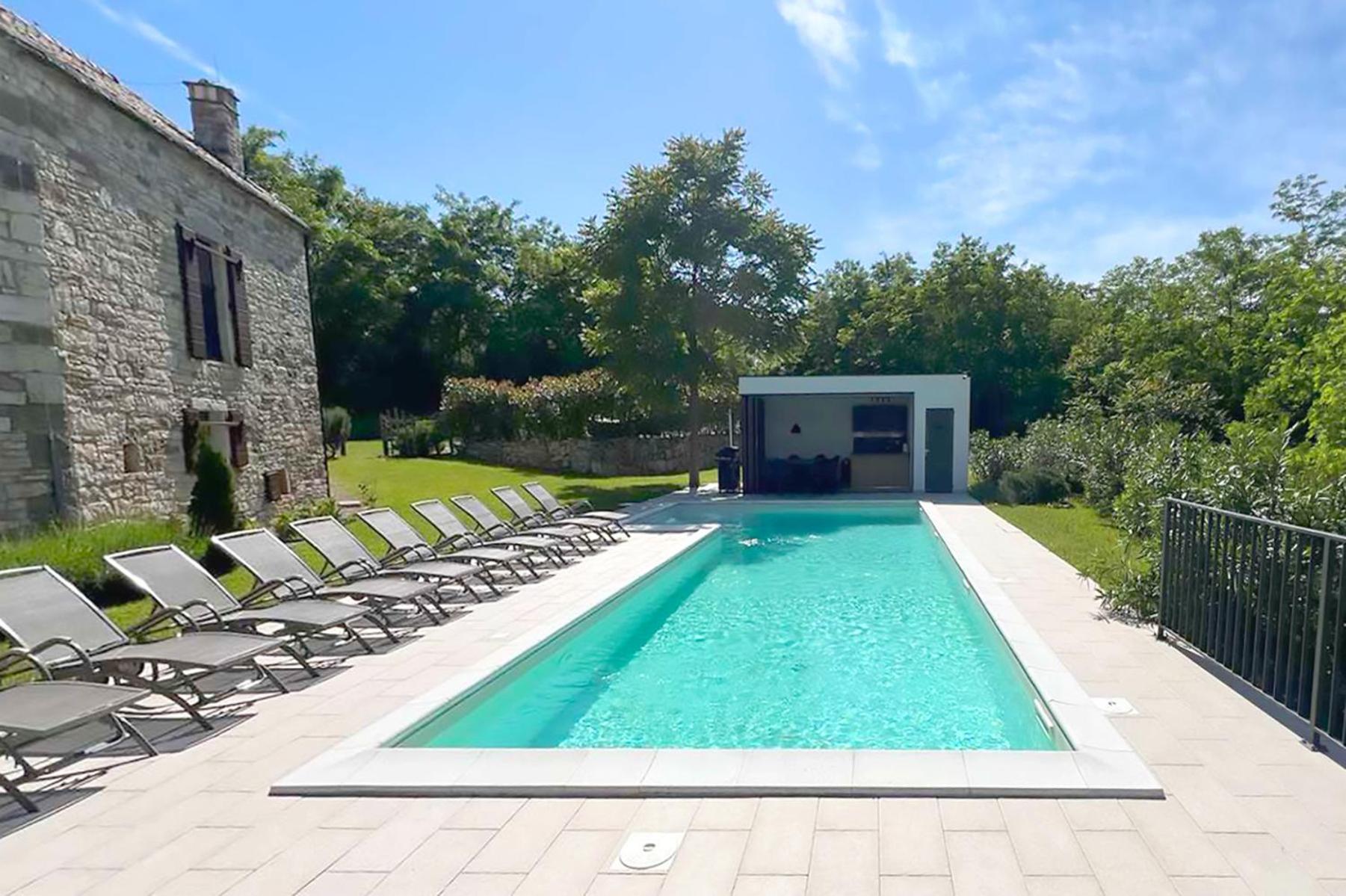 Villas Martincici With Large Pool Grožnjan Eksteriør bilde