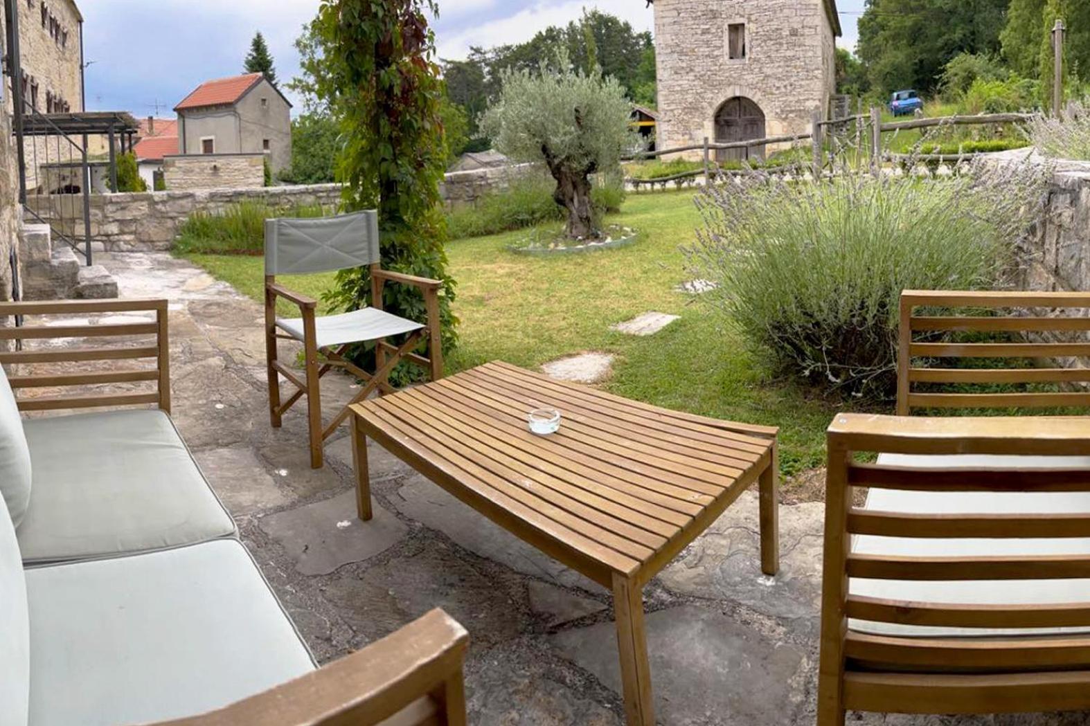 Villas Martincici With Large Pool Grožnjan Eksteriør bilde